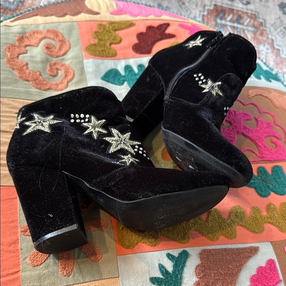 Black Star Embroidered Ankle Boots - Picture 5 of 8
